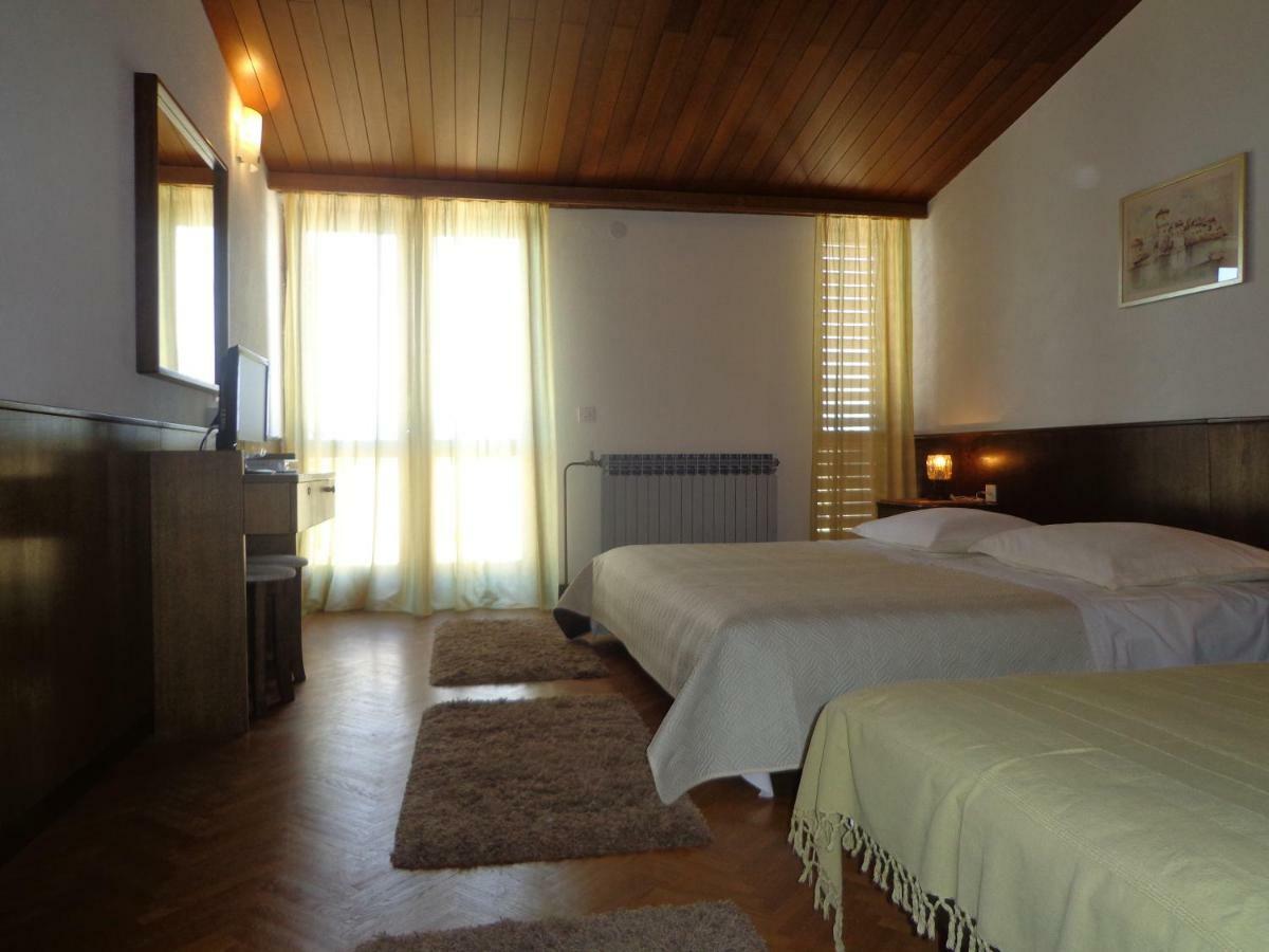 Guesthouse Matko Brela Extérieur photo